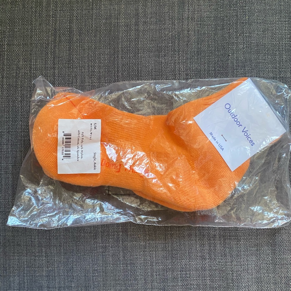 NWT Outdoor Voices Rec ankle socks sz S/M orange